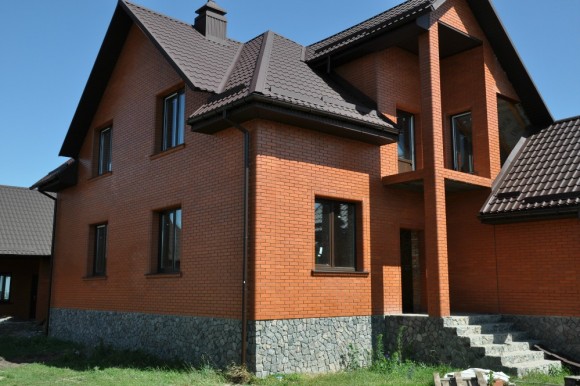 Кирпич облицовочный классический красный БЕЛАЯ ЦЕРКОВЬ_фото Кирпич облицовочный классический красный БЕЛАЯ ЦЕРКОВЬ